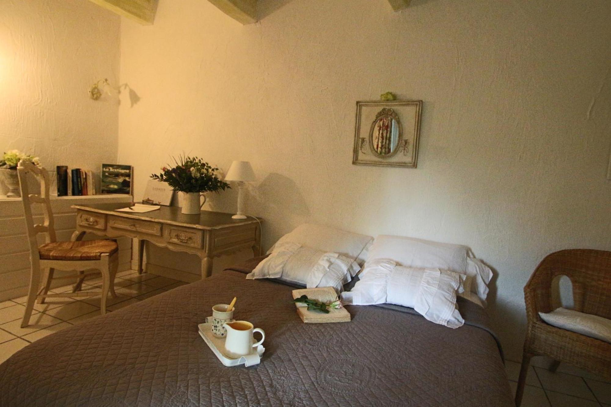 Chambres D'Hotes Le Quartier Val-Couesnon Room photo